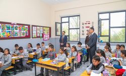 Gürpınar Kaymakamı Yasin Erdem’den Öğrencilere Ziyaret