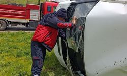Gevaş’ta minibüs devrildi: 2 kişi yaralandı