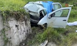 Kastamonu'da Katliam Gibi Kaza: İstinat Duvarına Çarpan Otomobil Hurdaya Döndü, 3 Ölü, 1 Ağır Yaralı