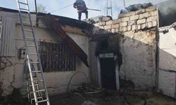 Van’da Korkutan Yangın: Odunluk Saniyeler İçinde Kül Oldu!