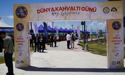 Van’da Dünya Kahvaltı Günü kutlandı: Van kahvaltısı dünyaya tanıtıldı