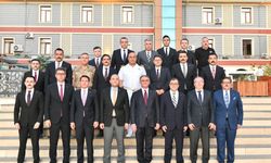 Van’da tayini çıkan mülki idare amirleri veda yemeğinde bir araya geldi