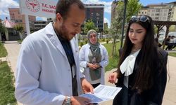 Hakkari’de sağlık ekiplerinden ’sokakta sigarayı bırakma’ seferberliği