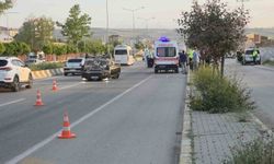 Van'da Takla Atan Otomobilde 2 Kişi Yaralandı