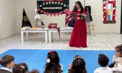 Vanlı miniklerden kültürel renklerle Cumhuriyet kutlaması