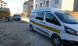 İnşaatta asansör boşluğuna düşen işçi yaralandı