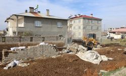 Van Edremit’te ahır yıkımları sürüyor