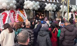 10 liraya ayakkabı, çanta, kıyafet satıldığını duyan koştu