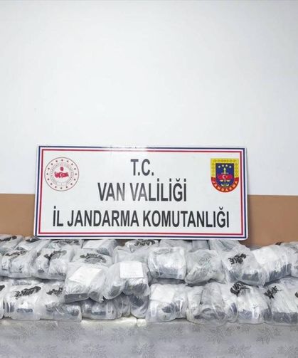 Van’da gümrük kaçağı malzeme ele geçirildi