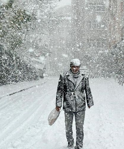 İstanbul’da yoğun kar yağışı, araçlar güçlükle ilerledi