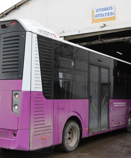 Van’da belediyenin iş makineleri kendi ustalarına emanet