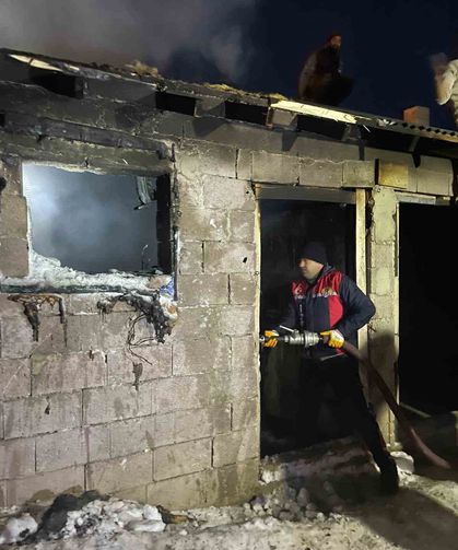 Van Çaldıran’da odunluk yangını