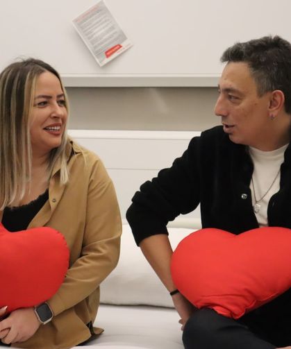 Bağışladığı karaciğeriyle sevdiğine umut oldu