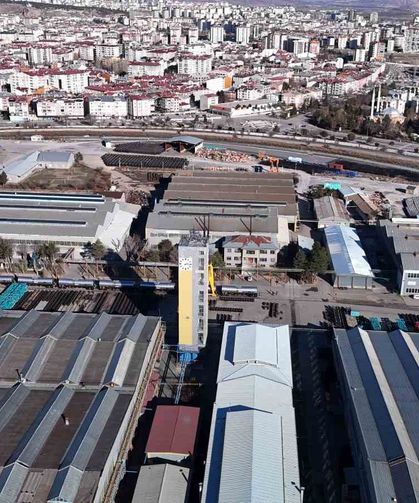 Tarihi Kule Zamana Direniyor