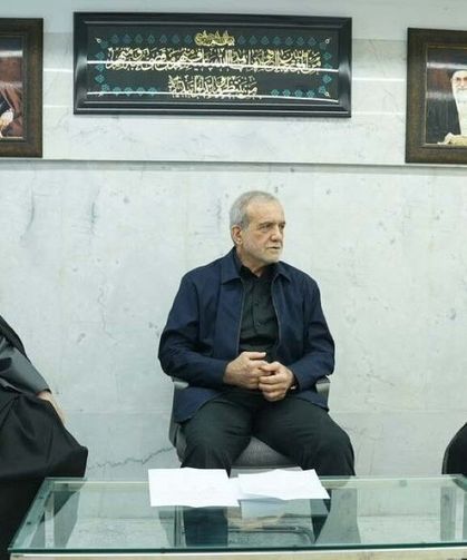 İran’da Geçici Liderlik Konseyi Toplantısı: İlk Görüntüler Geldi!