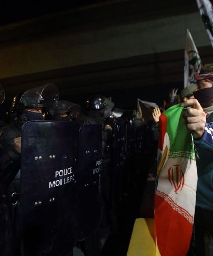 Bağdat'ta Hamaney Protestoları: Güvenlik Güçleri ile Çatışma!