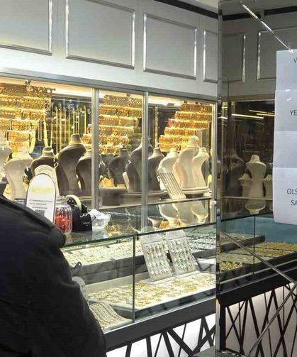 Kuyumcunun Cama Yazdığı  "Vallahi Billahi Yok" Yazısı, Müşterileri Gülümsetti