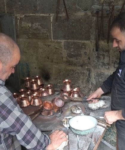 Çocukken başladığı mesleğini 50 yıldır sürdürüyor