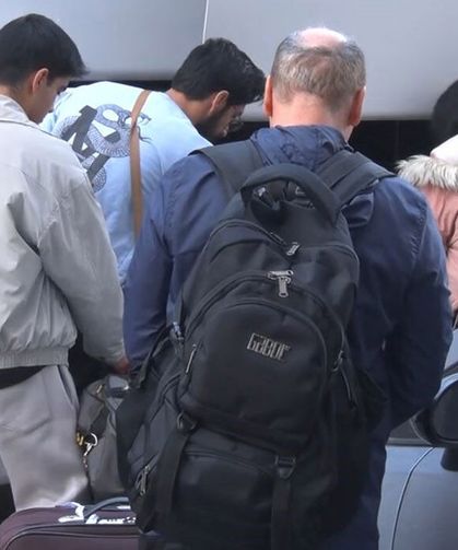 İran’a Dönüş Yapan İranlılar, ABD ve İsrail’e Tepki Gösterdi