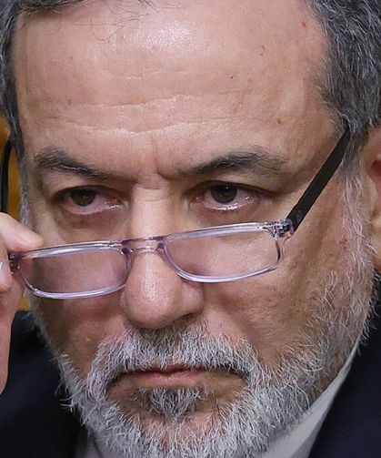 İran Dışişleri Bakanı Arakçi: "Banka Şubesi Çalışanlarla Dolu İken Bombalandı"