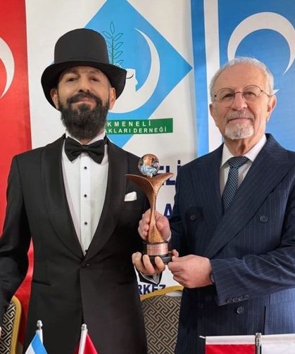 Akif Manaf “Barış ve İnsan Hakları Ödülü” ile Onurlandırıldı