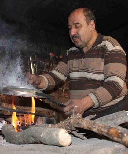 "50 Yılını Bakırcılığa Adayan Usta, Çırak Bulamamanın Sıkıntısını Yaşıyor