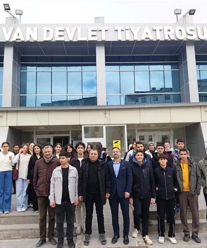 Van’da pansiyon öğrencilerine yönelik kültürel tiyatro etkinliği