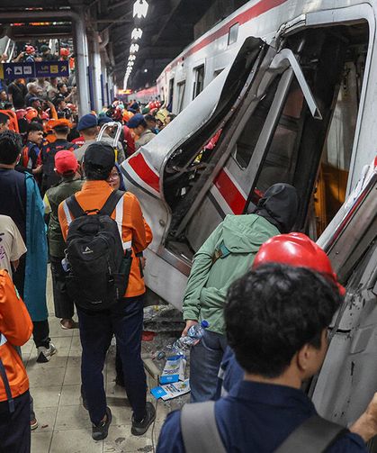 Endonezya'da tren kazası: 14 ölü