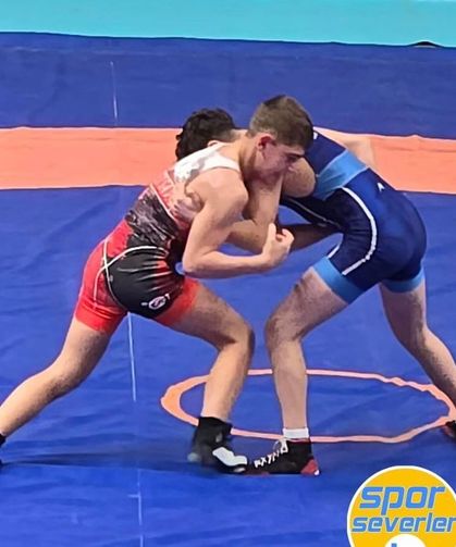 13 Yaşındaki Ahmet Savaş, Türkiye Dereceleri ve Yeni Hedefiyle Güreş Yolu Açıyor