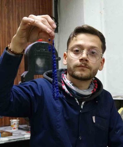 Hobisini Ustalığa Dönüştürüp Dünya Çapında Tespih Meraklılarına Hizmet Ediyor