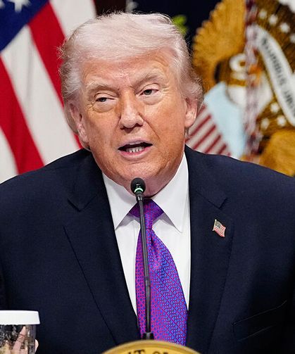 Trump'tan İran'da düşürülen savaş uçağı ile ilgili açıklama