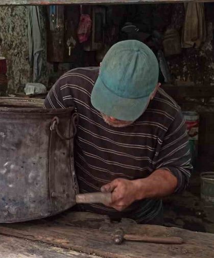Yarım asırlık son kalay ustası teknolojiye direniyor