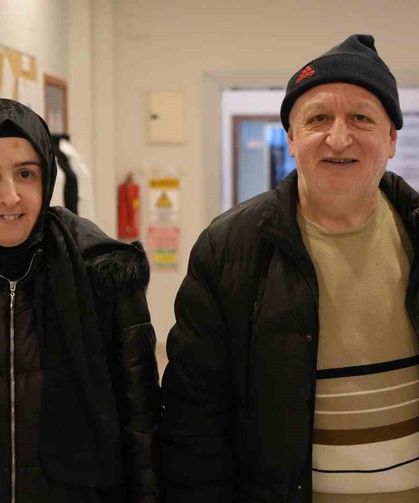 56 yaşında okuma-yazma öğrenen baba ile kızının azmi