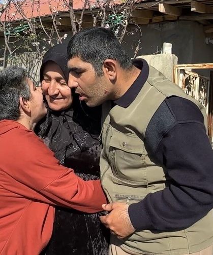 Fedakar anne 38 yıldır 4 engelli evladına gözü gibi bakıyor