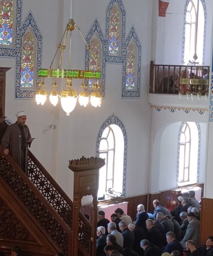 Van’da cuma mesajı: "Alın teri mukaddestir, helal kazanç ibadettir"