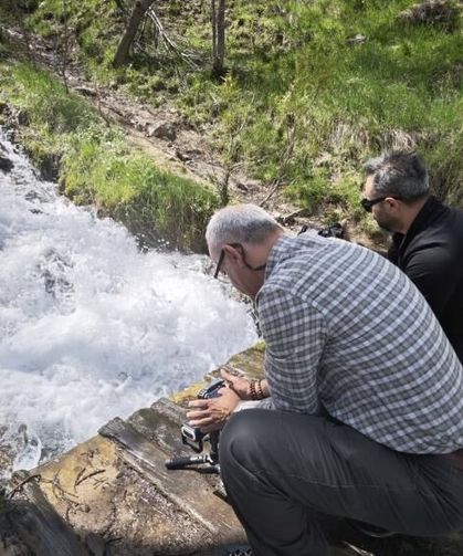Kar sularıyla coşan Beyazsu Şelalesi hayran bırakıyor