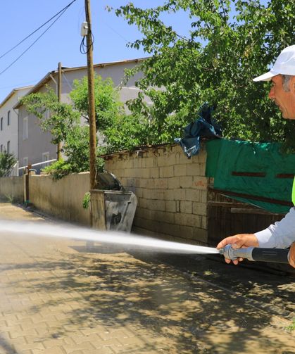 Van’da cadde ve sokaklar yıkanıyor