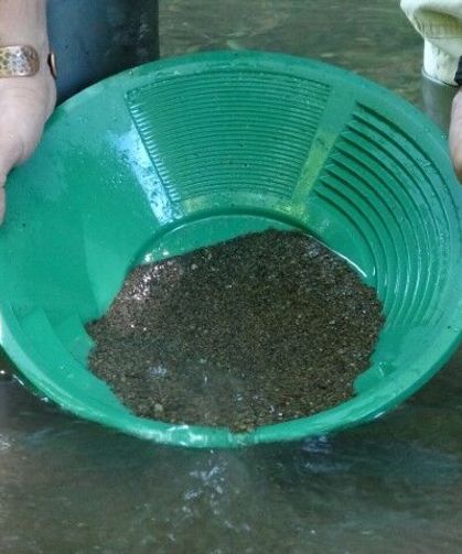 Türkülere konu olan derelerde altın arıyorlar