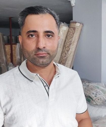 Yıkamak İçin Aldığı Battaniyeden Para Çıktı, Sahibine Götürdü