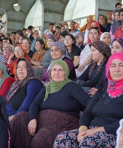 Kadınların ilgi gösterdiği futbol turnuvası başladı