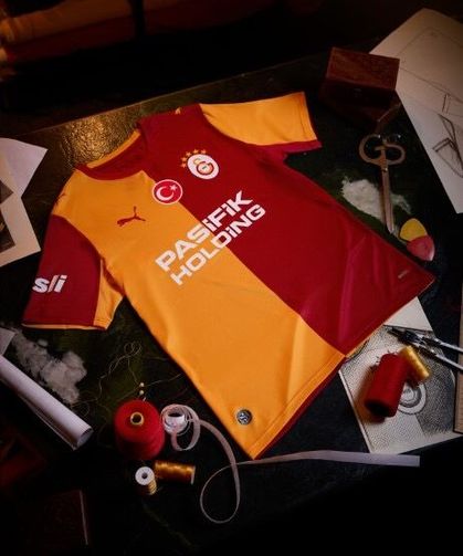 Galatasaray’ın 2026-2027 Formaları Beğeniye Sunuldu