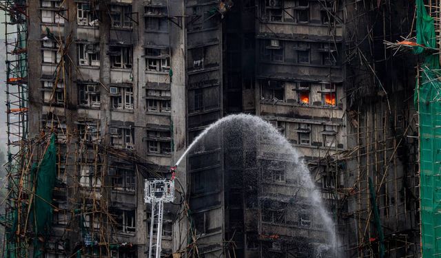 Hong Kong’da Gökdelen Yangını Bilançosu Ağırlaştı: 146 Ölü