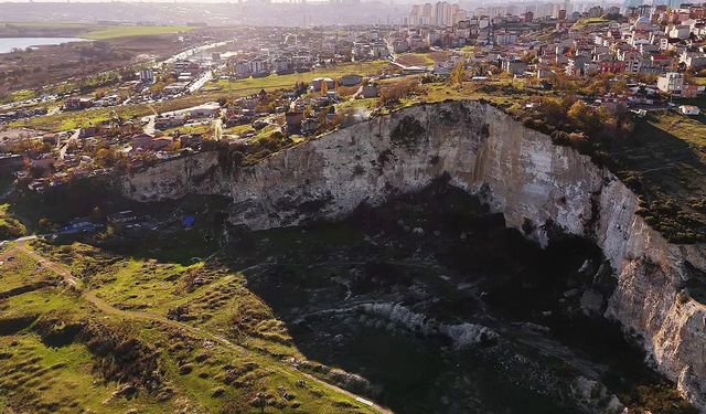 Uçurum kenarında hayat mücadelesi: İstanbul’dan görüntüler