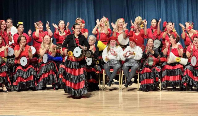 Engelli bireyler, darbuka ritim grubunun konseriyle eğlendi