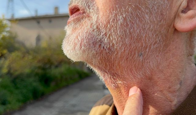 Altın çantasıyla evine girmek isteyen yaşlı adam gasbedildi