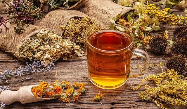 Bilinçsiz takviye ve bitki çayı tüketimine dikkat!