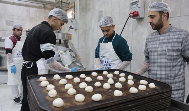 Bu lise fabrika gibi