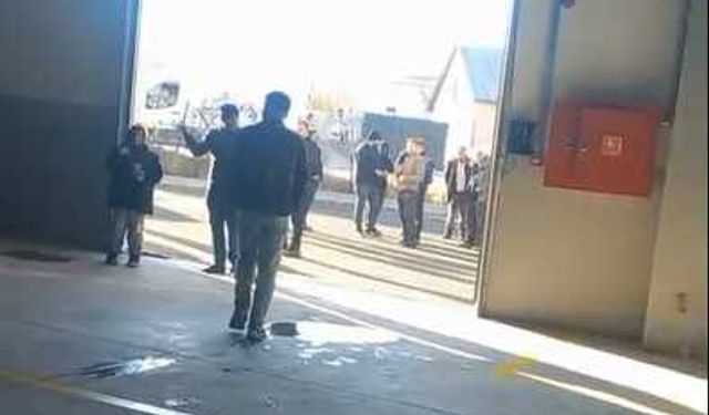 Van’da kapalı pazar alanında esnaf-belediye gerginliği