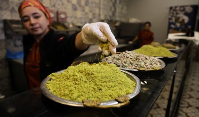 Baklavada Yeşil Görünüme Aldanmayın: Gerçek Fıstık Yerine Bezelye