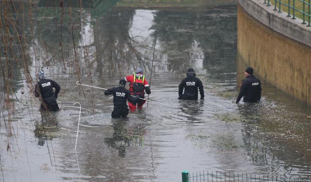 Günlerdir aranan kayıp öğretmenin cansız bedeni bulundu